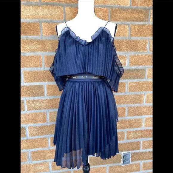 La Maison Talulah Pleated Wonder belted size xs - Picture 4 of 12